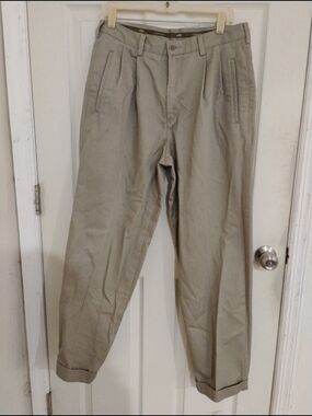 Savane Light Khaki Men's Pleated Dress Pants